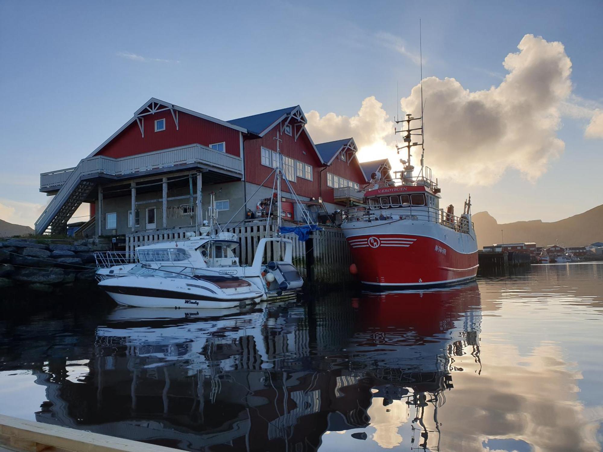 Bensvik Brygge Apartment Vaeroy ภายนอก รูปภาพ